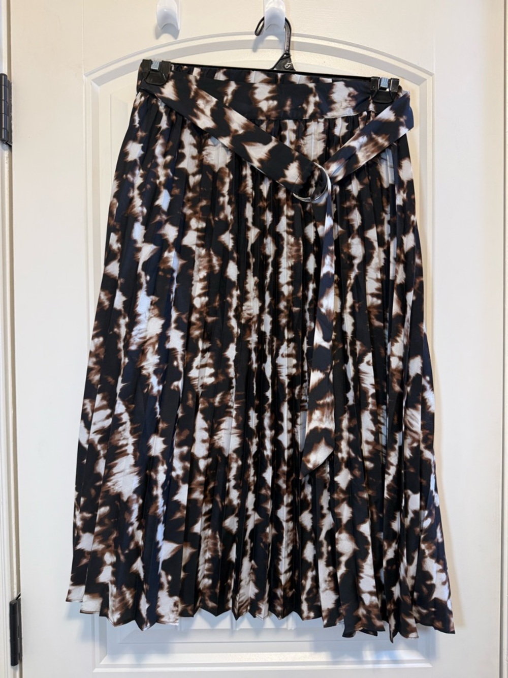 Pleated Belted Midi Skirt in Black Brown White Animal Abstract Print Size Medium